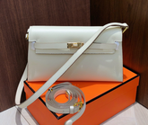 Hermes Kelly Elan 25 Underarm Baguette Bag, Genuine Top Layer Cowhide with Goat Grain, Gold Hardware Minimalist Off White Shoulder Handbag, Size 25×6.5×15cm Elegant Soft Tone Daily Purse for Women