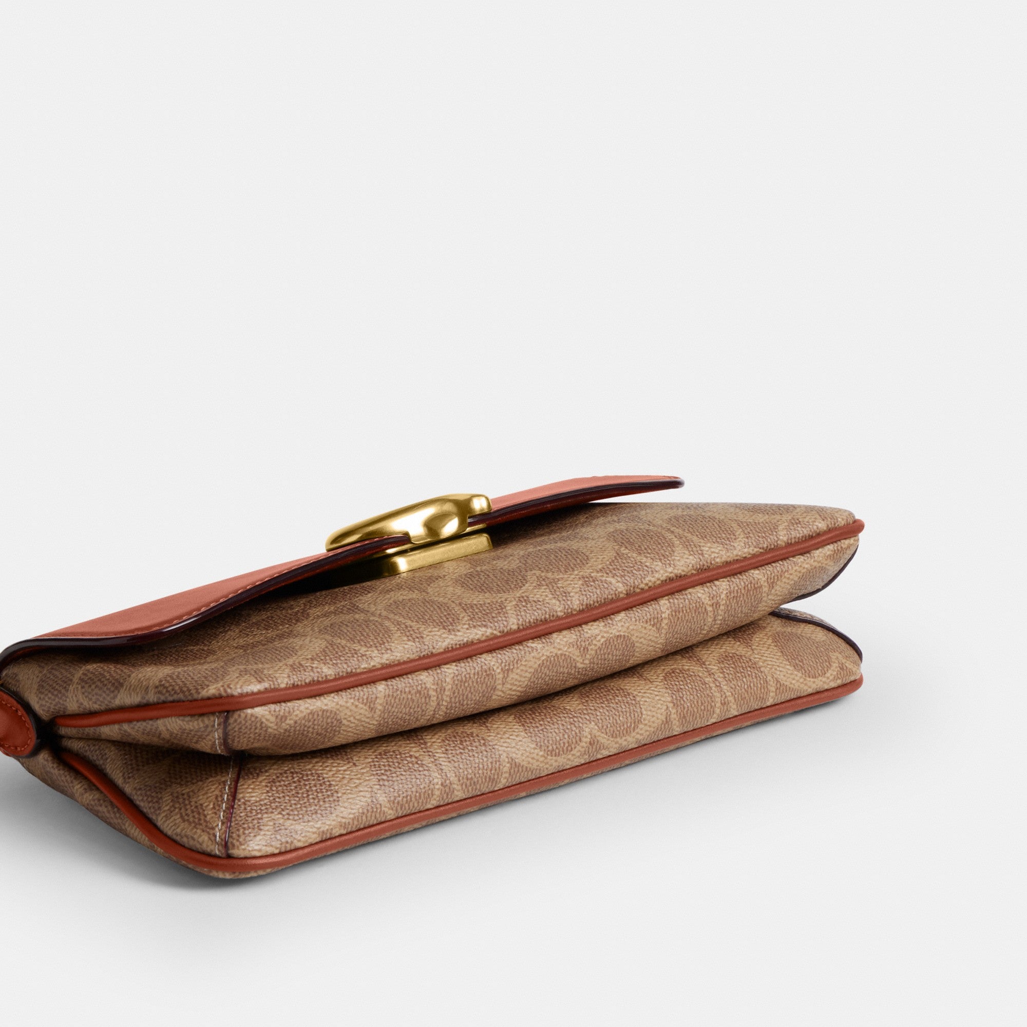 Jet Shoulder Bag In Signature Canvas